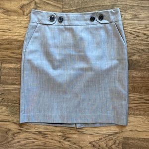 Banana Republic grey pencil skirt. Size 6.